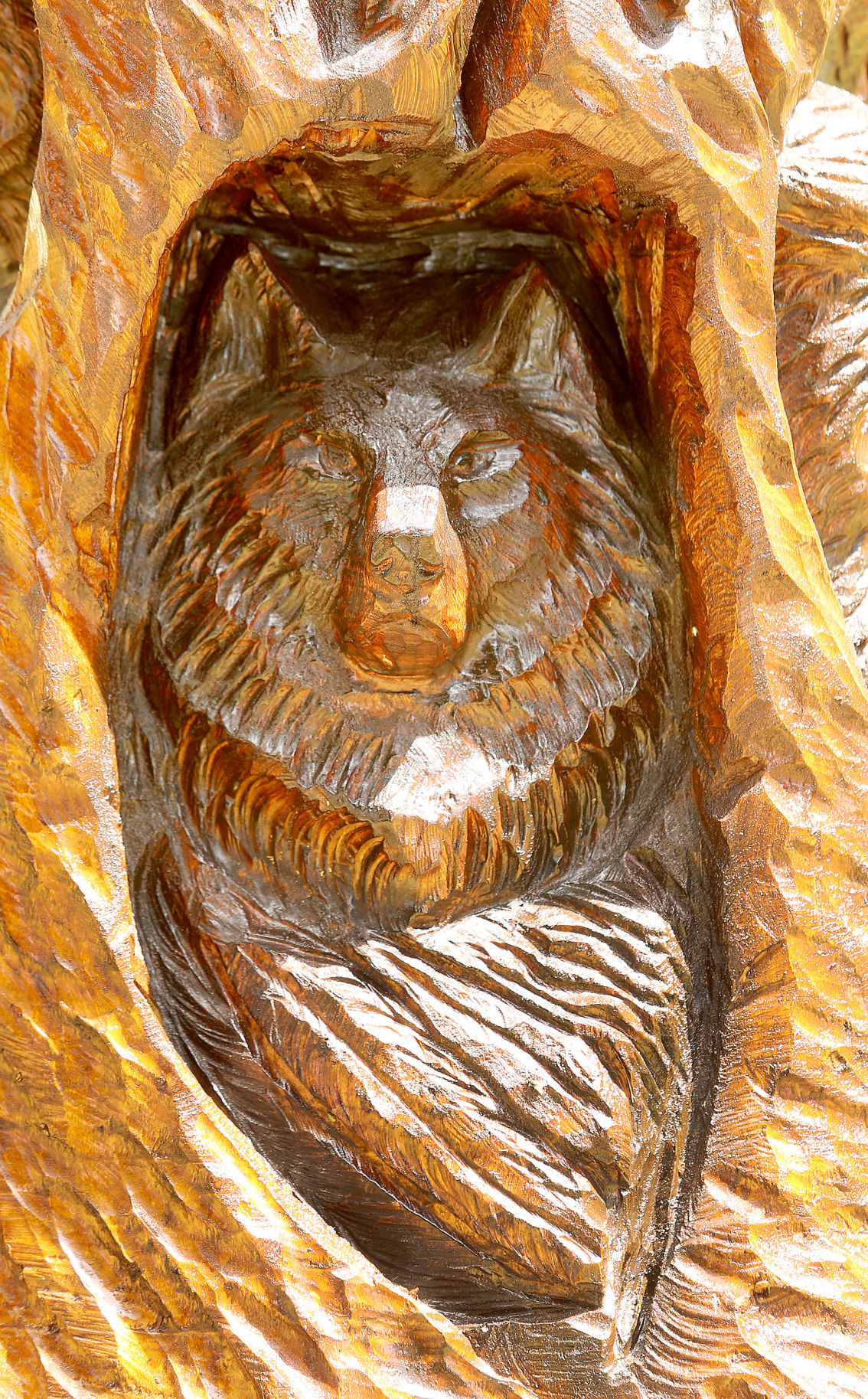 Wolf carving